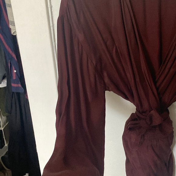 Aritzia Wilfred Anemone Wrap Blouse w/ Ties in Burgundy Red Long Sleeve - Size M - Picture 6 of 9